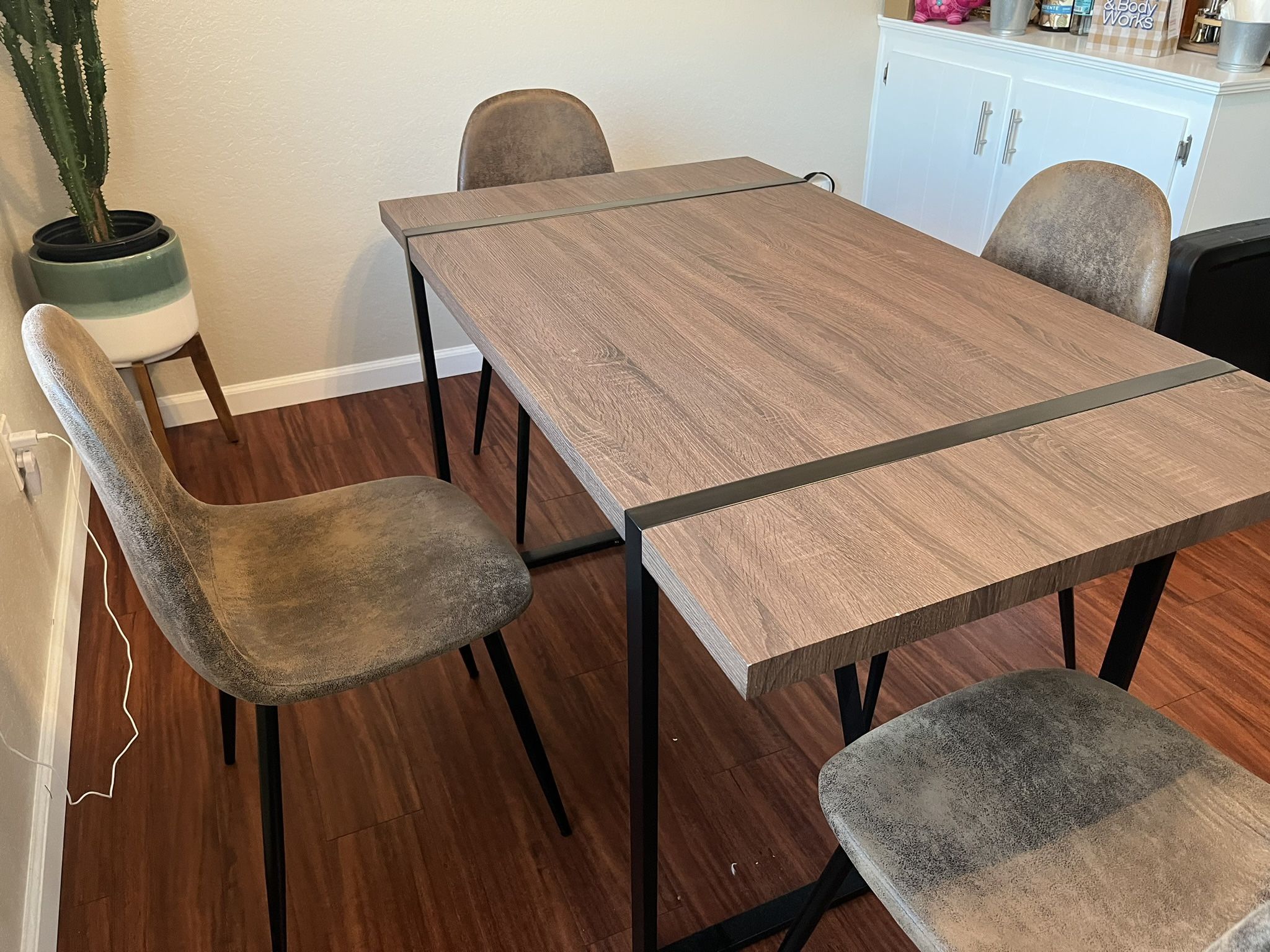 Dining Table Set