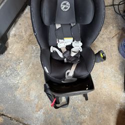 Cybex Sirona 360 Swivel car seat