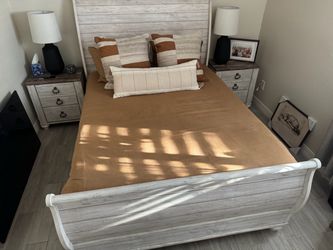 Queen Bedroom Set + Memory Foam Mattress, Bedding & 2 Nightstands