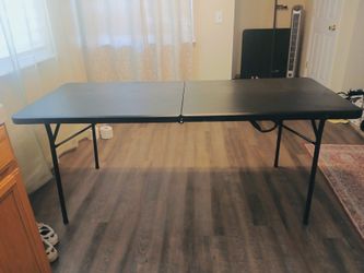 Picnic table
