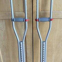 Medline Guardian Aluminum Adjustable Crutches - Jr Size  4'6"-5'2"