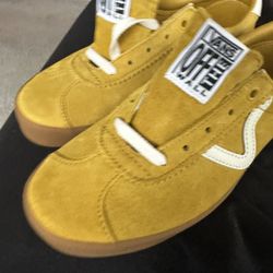 Vans Size 7men/8.5 Women Never Worn 