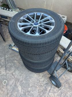 Ford f150 stock wheels and tires