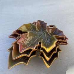 Set of 3 Nesting Ceramic Maple Leafs