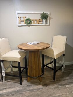 Bar table and two Barstools new