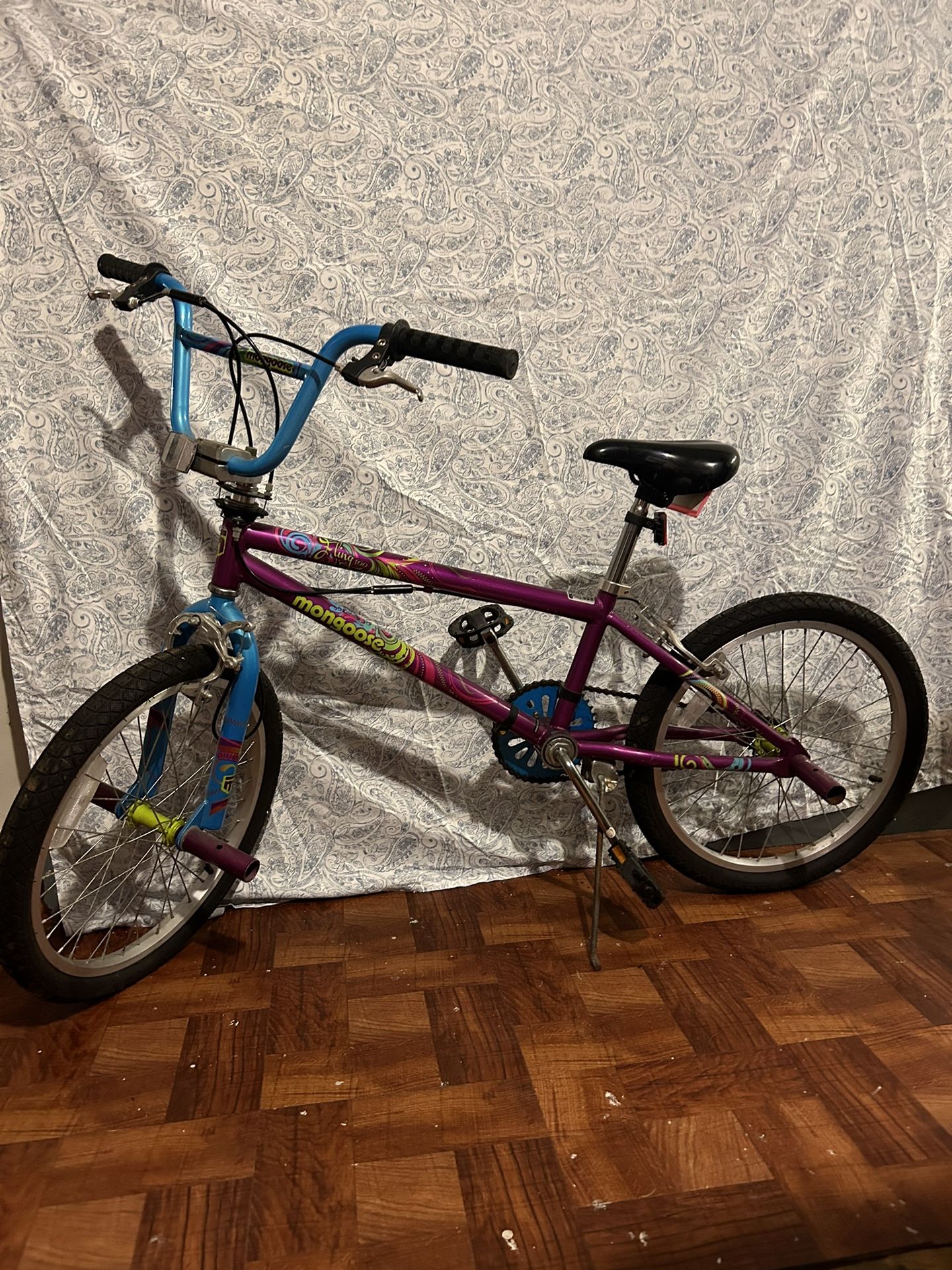 Mongoose G Fling 100 BMX Kids (Bike Purple Frame, Blue Fork)