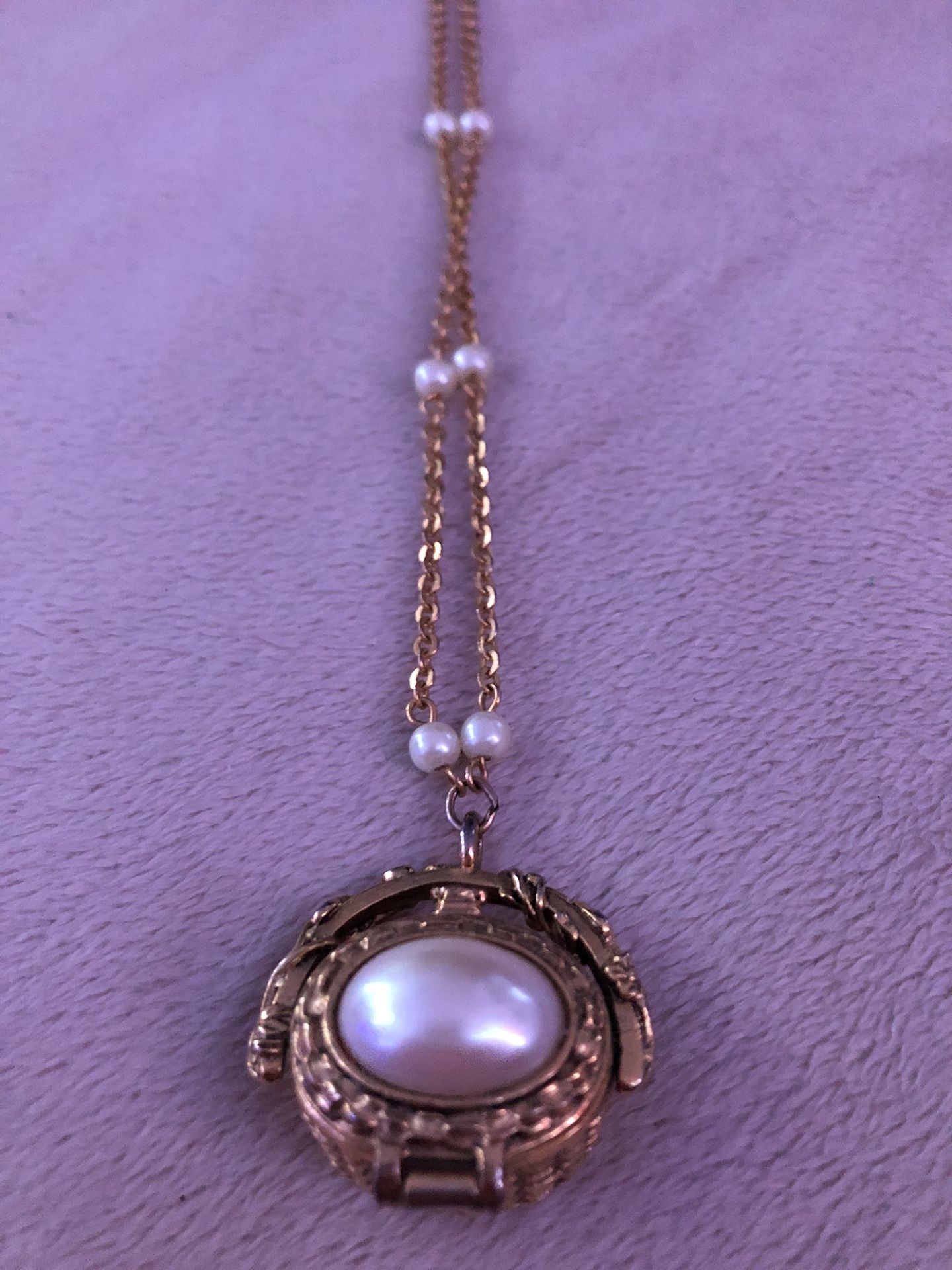 Vintage Pearl Locket Gold Necklace