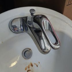 Faucet and Towel Racks ... FREE