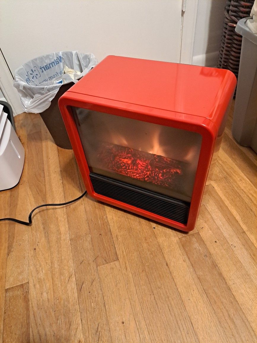 Like New Fire Place Type Heater 