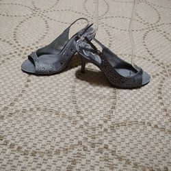 Used Nina sling open toe shoes Sandal heel strap Grey silver Size 7.5M