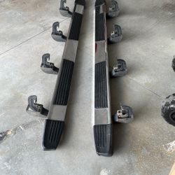 Chevy Silverado - Chrome Running Boards