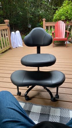 Ergonomic Kneeling Chair with Backrest