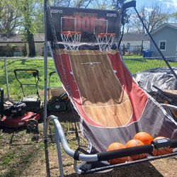 New Homecourt Double Basketball Game With 4 Basketballs Needs Air And Battery Only 