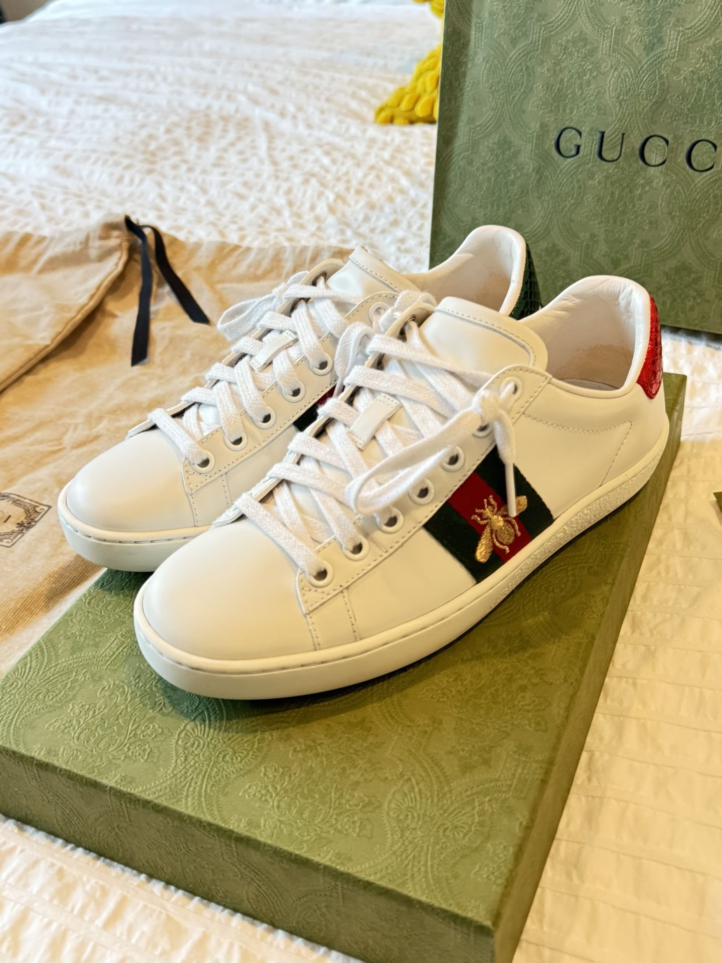 Gucci Ace sneaker With Bee