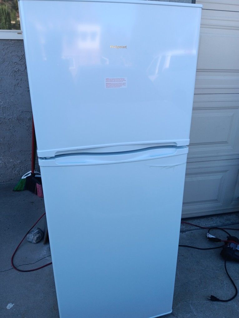 $$$$$$ REFRIGERATOR HOTPOINT 2024 $$$$$
