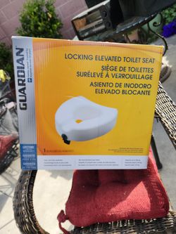Locking Elevated Toilet Seat