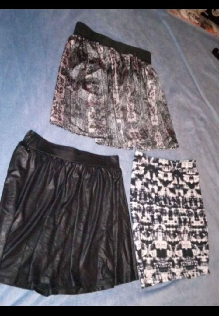 3 Skirts $10