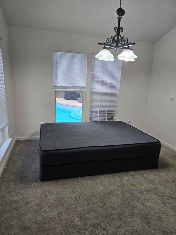 QUEEN SIZE BED