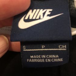 Small Women’s Nike leggings