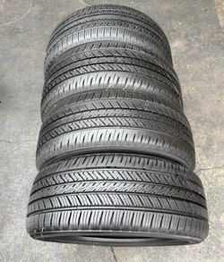 215 55 17 Yokohama I sell this Seth of tires with 80% life the 4