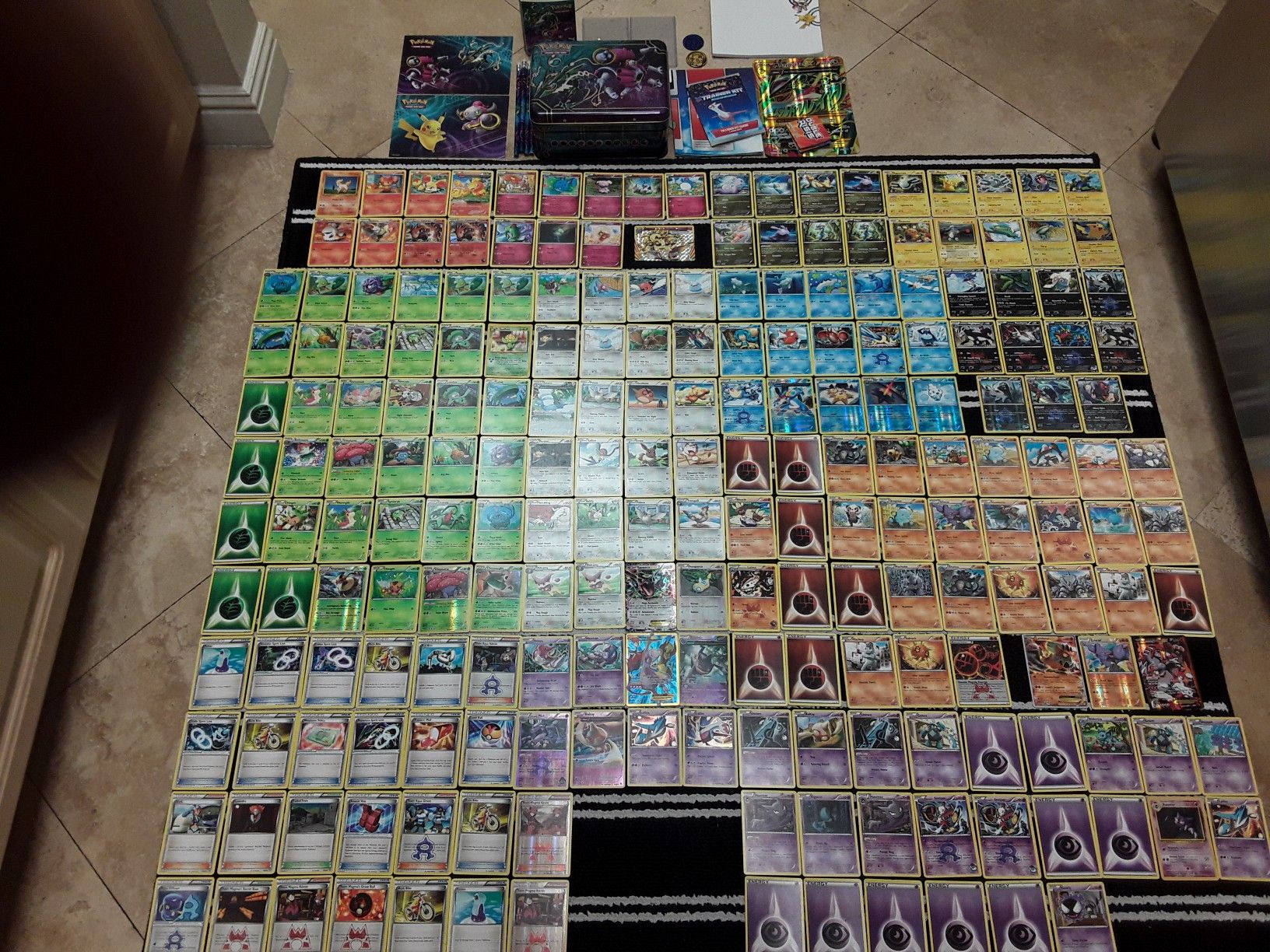 POKEMON Trading Card Collection: 222 cards, 31 holo, few duplicates, many extras