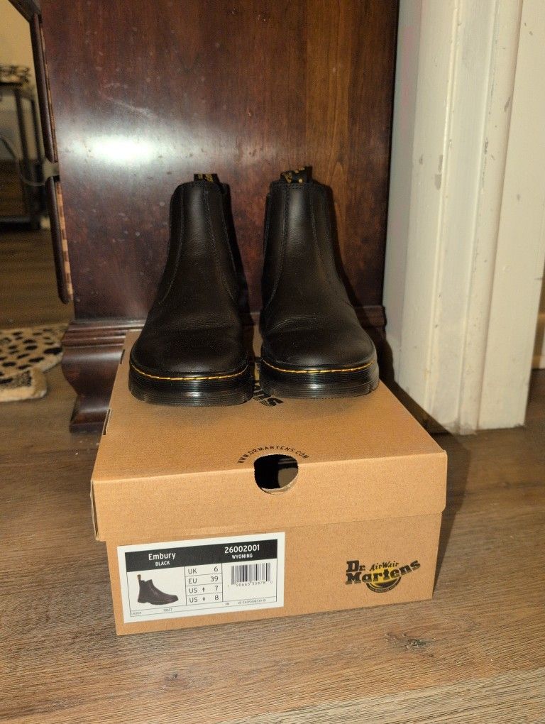 Dr. Martens Embury Boots