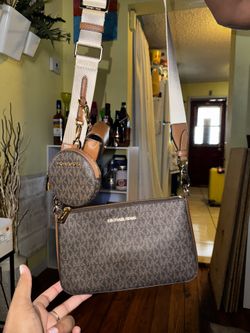 Micheal Kors Cross Bag