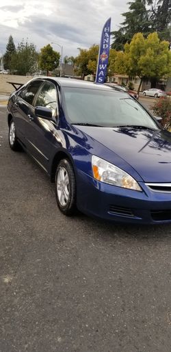 Honda accord 2007 128 mil millas 5,200