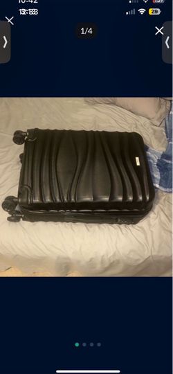 Hard shell suitcase