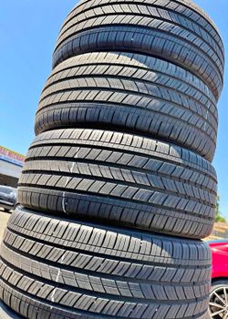 🎃 225 55 17 Goodyear tires 80% de Vida Las 4