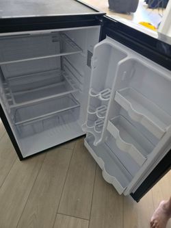 DANBY MINI REFRIGERATOR