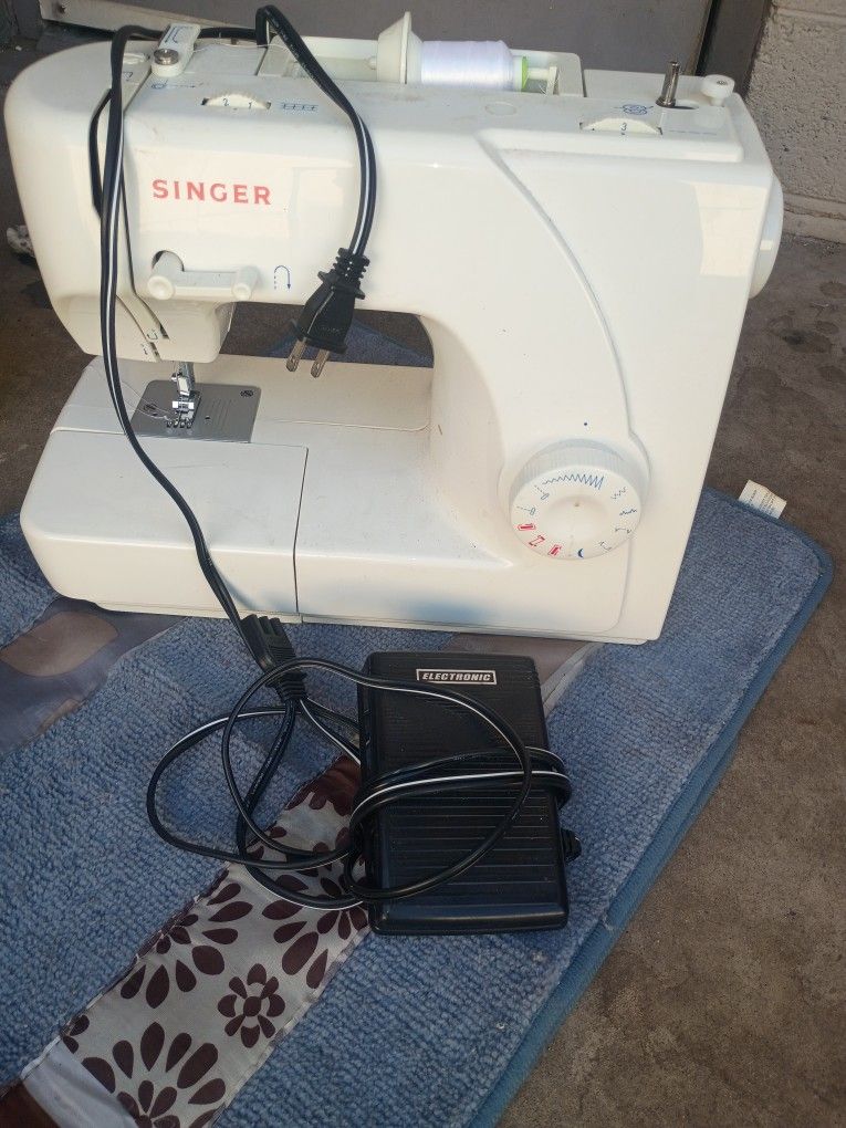 Singer 1507 sewing machine