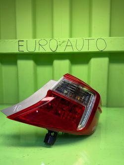 2012 2013 2014 TOYOTA CAMRY Right Passenger Side Quarter Panel / Outer Tail Light OEM