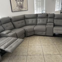 Wolf Grey Sectional Couch Good Conditions 