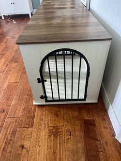 Furniture-Style Wooden Dog Crate End Table