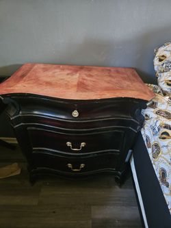 Free 2 end tables