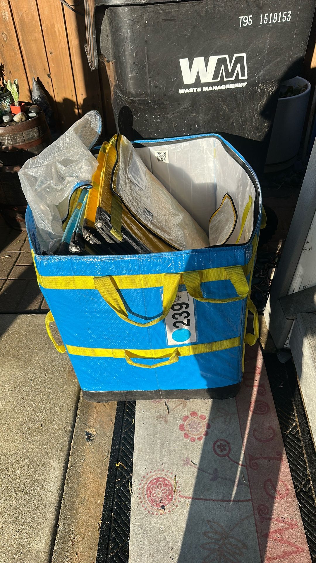 5 AMAZON Tote Bags
