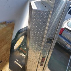 Tool Box Aluminum  For A Regular Pick Truck 