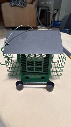 Green N Black Metal Bird Feeder