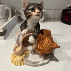 Vintage "Mischief" by Gail Ferretti 1986 Franklin Mint Cats Porcelain Figurine