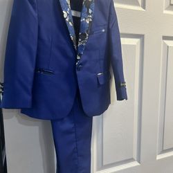 KIDS WORLD OF USA BOY’S TUXEDO SIZE 4