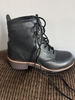 Worx Woman’s Steel Toe Shoes 