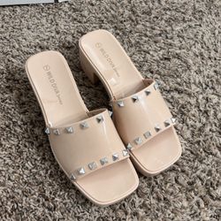 Women’s Chunky Heel 