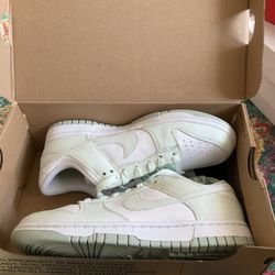 nike dunks and jordans (look at description for individual prices)