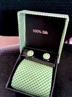 Box Set Men's Matching green Tie, Hanky, & Cufflinks