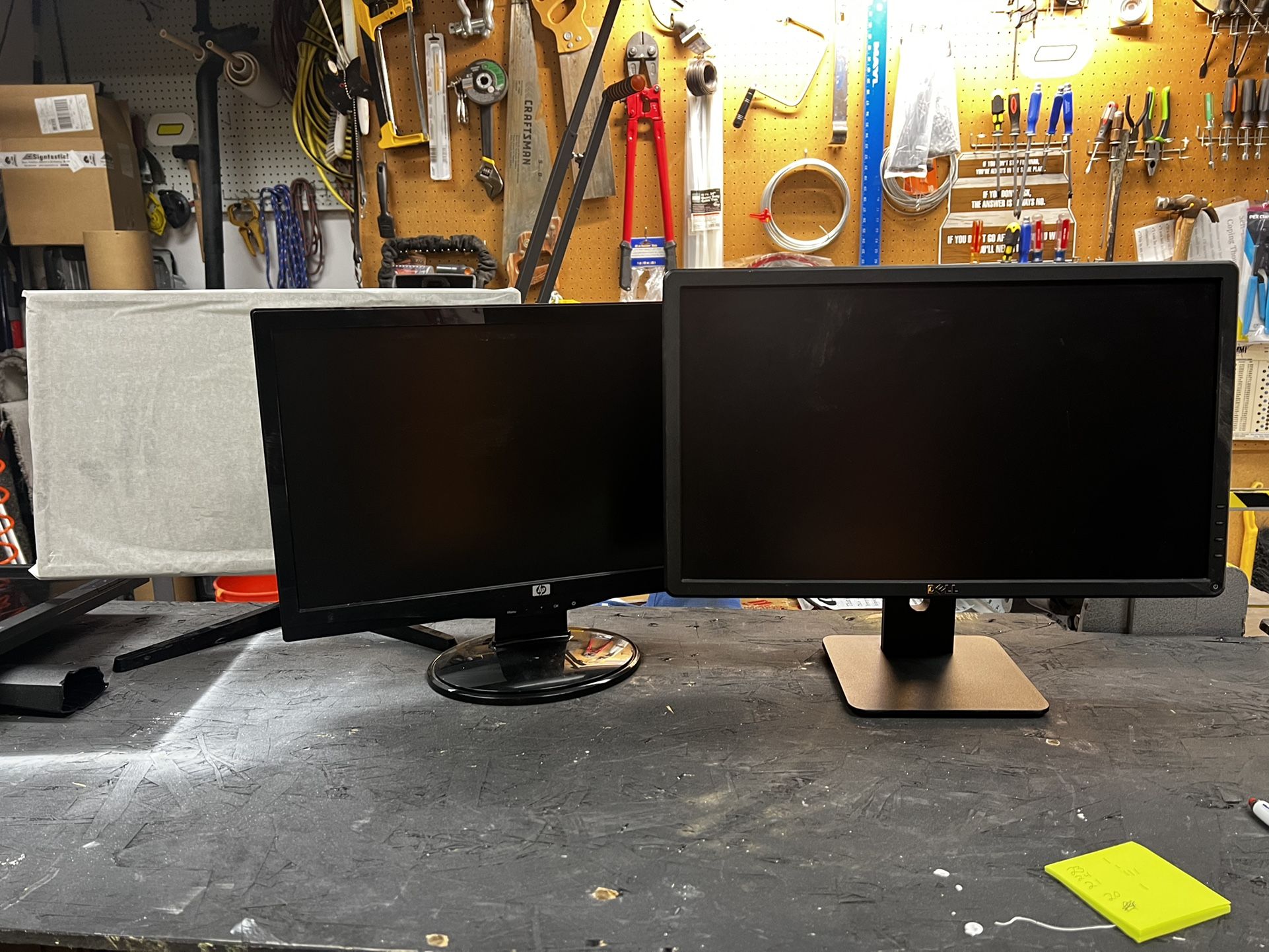 Six Flat Screen Computer Monitors For Sale