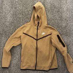 Medium Nike tech fleece