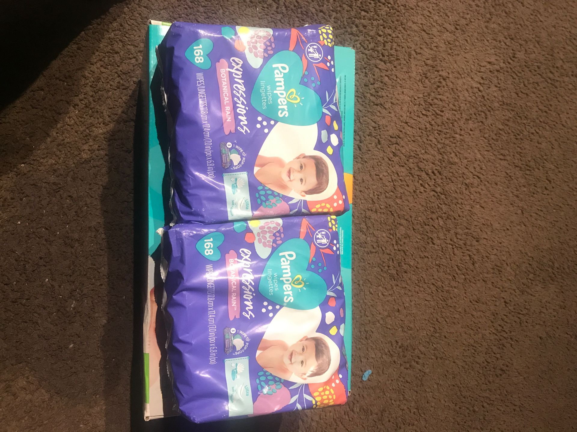 Pampers expression botanical rain wipes