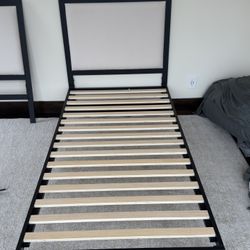 2 Twin Beds With Mattresses 