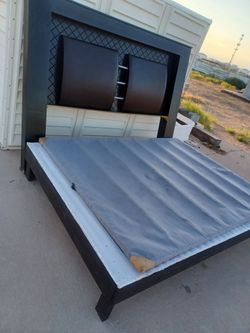 Matrimonial bed complete setup with matress